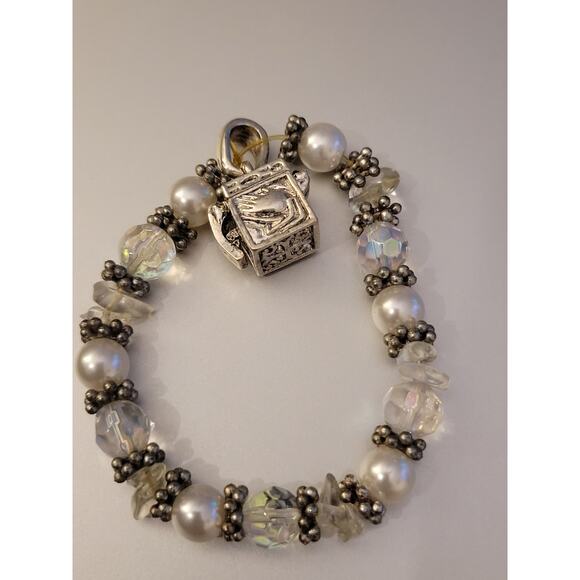 Prayer Box stretch Adjustable Charm Bracelet  fits Sm/Med - Picture 1 of 5